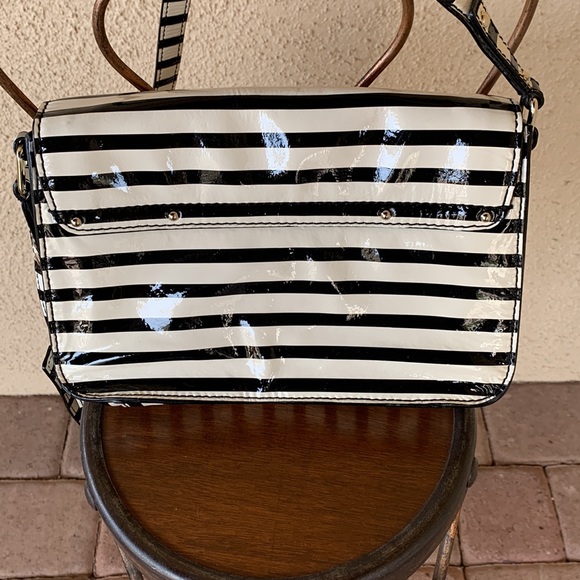 Kate Spade ♠️ Cream and Black Patent shoulder or cross body - Picture 8 of 12